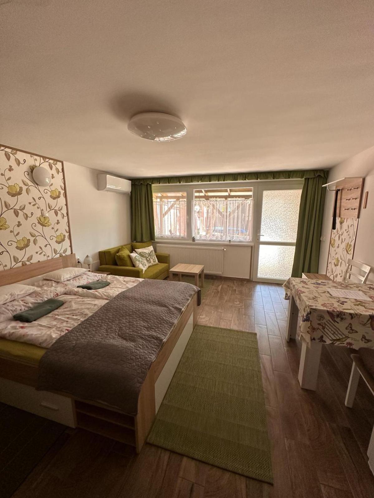 Berc Apartman Egerszalók Dış mekan fotoğraf