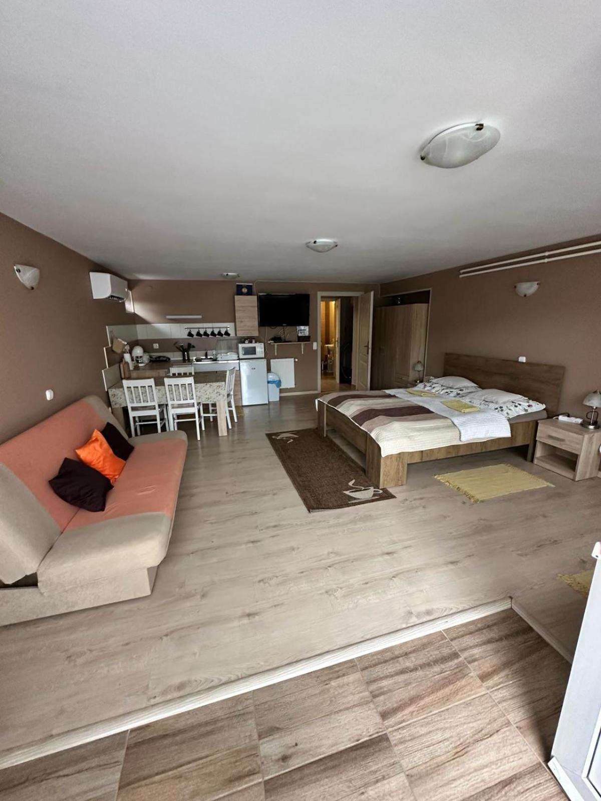 Berc Apartman Egerszalók Dış mekan fotoğraf