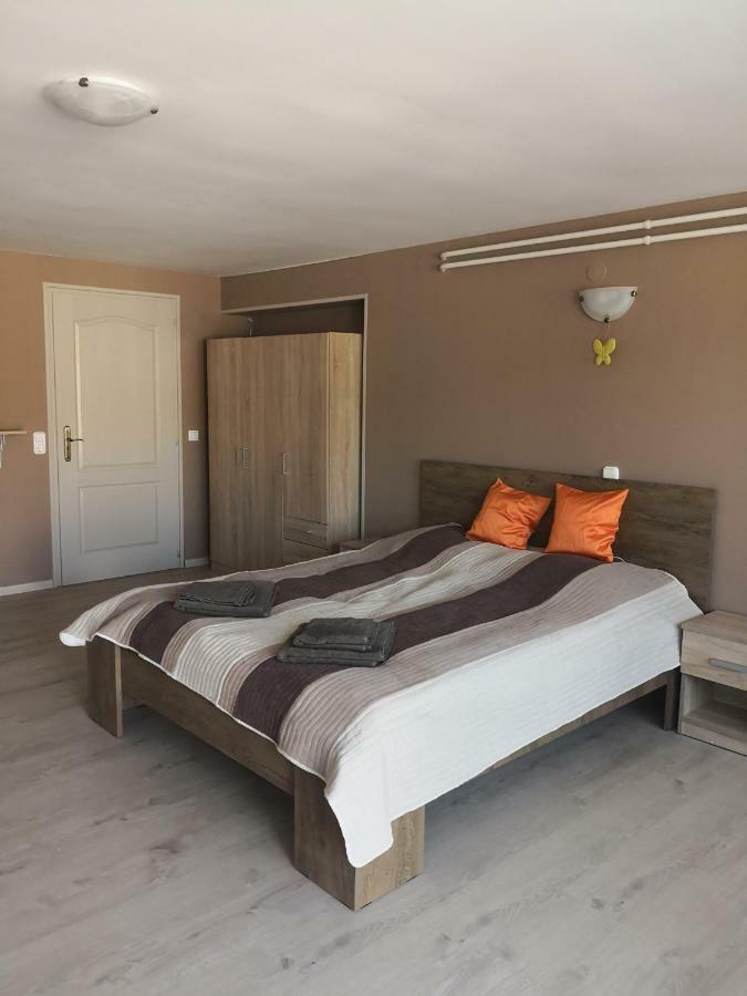 Berc Apartman Egerszalók Dış mekan fotoğraf